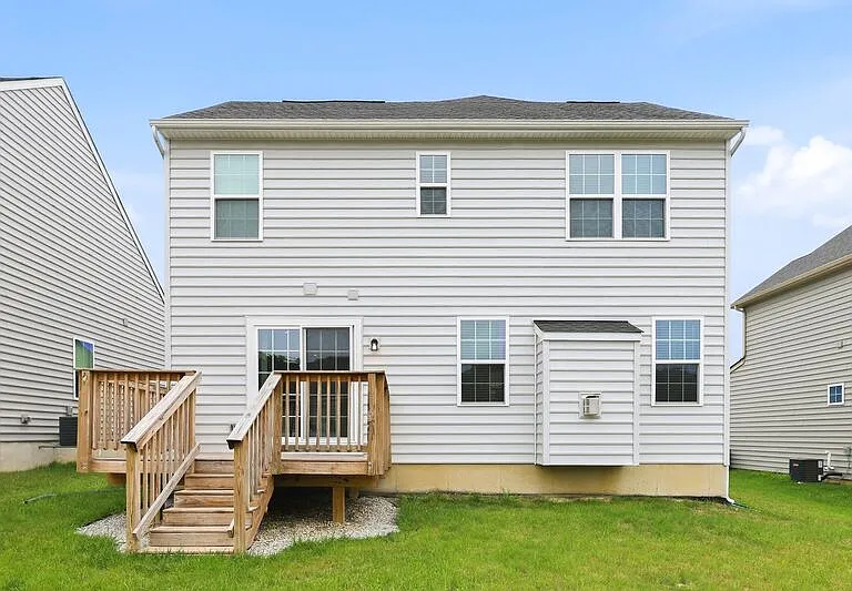 157 Cresting Rd — Photo 3