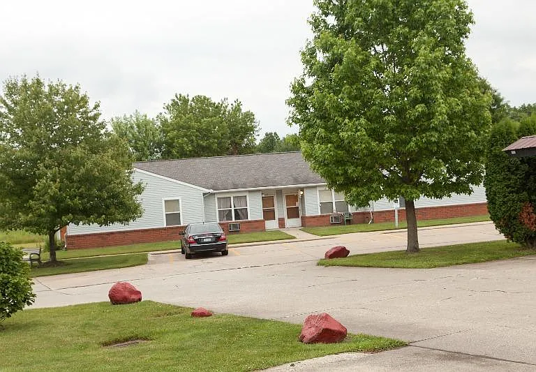 Portage Terrace — Photo 3