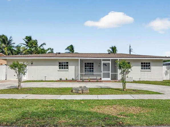 13 Forest Hills Lane, Boca Raton, FL 33431
