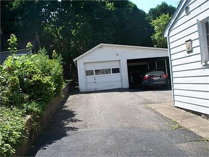 2nd image of 16 Mountain Ave