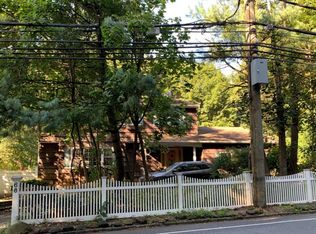 68 Southdown Rd, Huntington, NY 11743