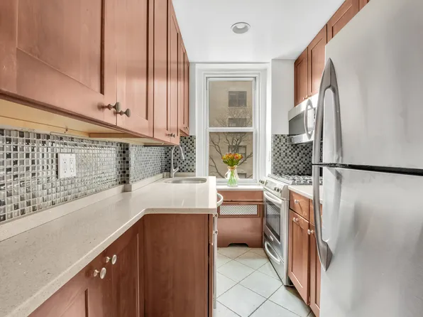 250 Cabrini Boulevard 3C image 3 of 9