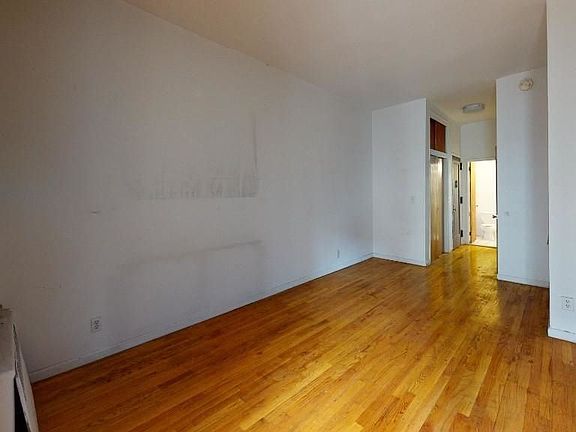 3rd image of 309 E 85th St APT 3C