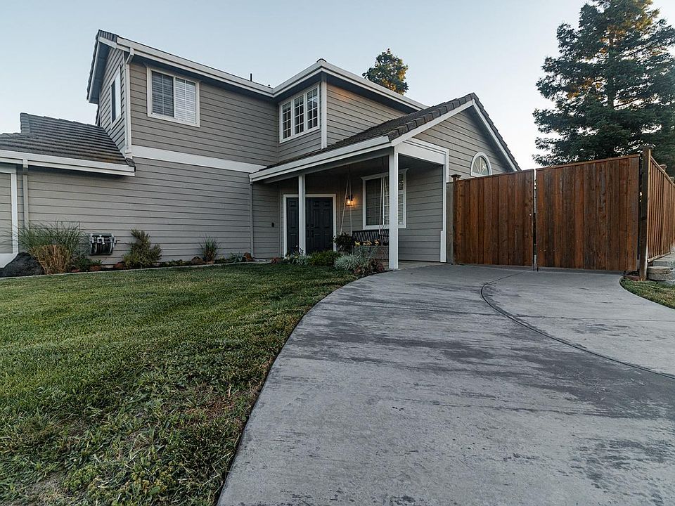 1st image of 900 Orchard Dr