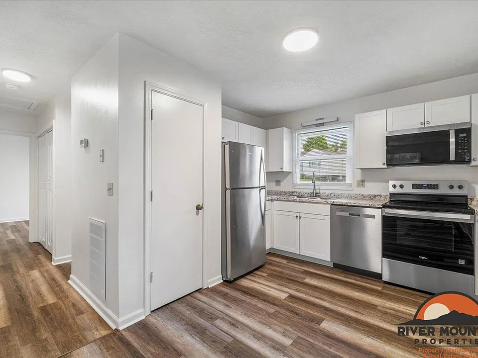 Fully Updated Duplex in Blacksburg