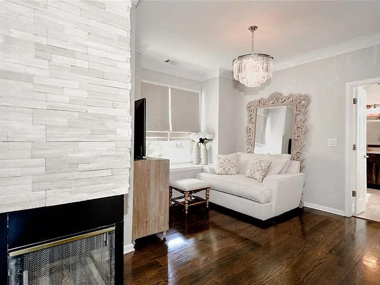 310 Windsor Gate Cv — Photo 35
