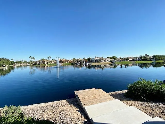 1949 W Yellowstone Way — Photo 4