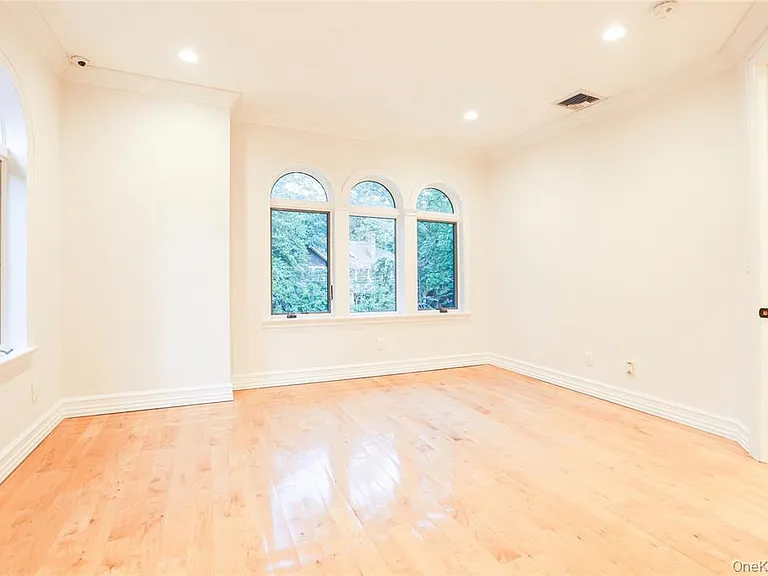 27 Elliot Rd — Photo 17