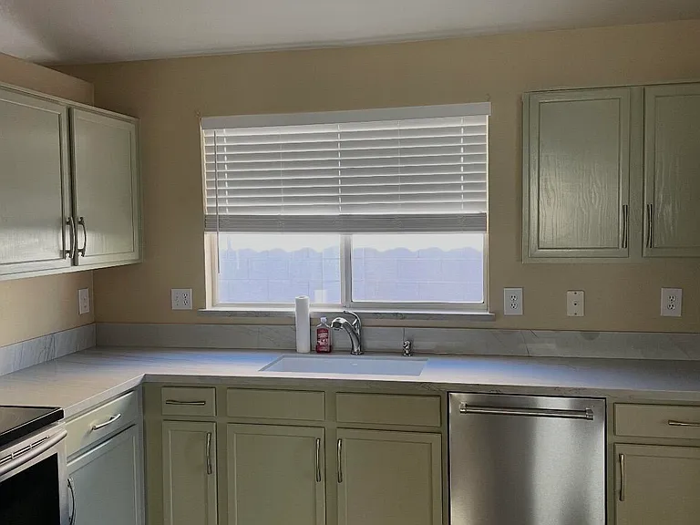 2463 E Springfield Pl — Photo 3