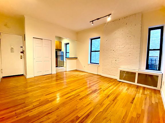 5th image of 410 E 89th St APT 3B