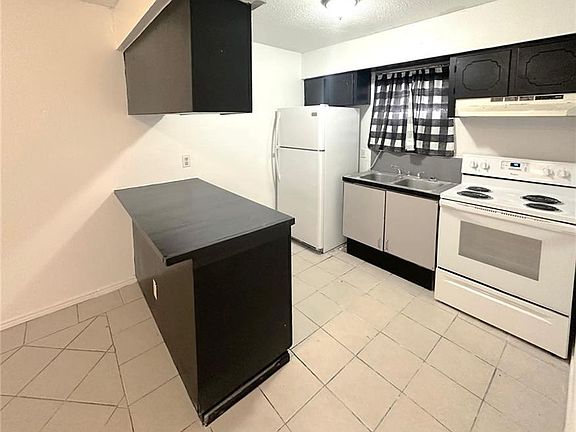 3rd image of 3813 N 8th Ct APT 5