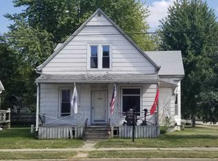 1018 S Main St, Bloomington, IL 61701