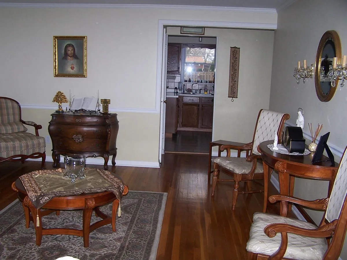 3 bed, 1382 sqft, $1,700 — Photo 2