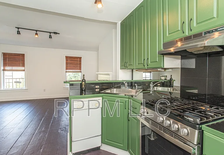146 Sussex St #3 — Photo 10
