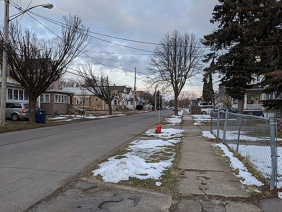 3rd image of 421 Berkshire Ave