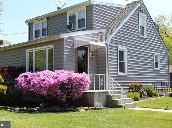 1605 N Line St, Lansdale, PA 19446