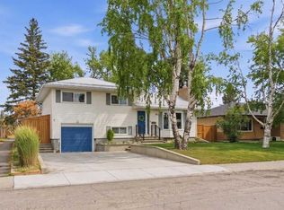 40 S Grafton Cres SW, Calgary, AB T3E4X1