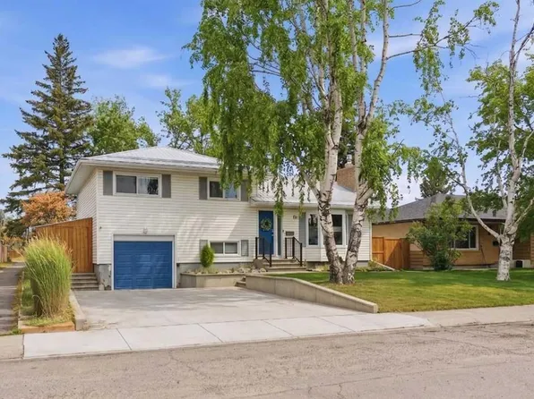 40 S Grafton Cres SW, Calgary, AB T3E 4X1
