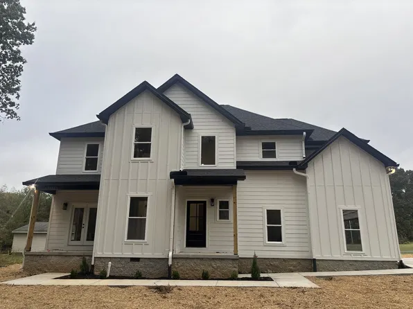 105 Contrary Rd, Burns, TN 37029