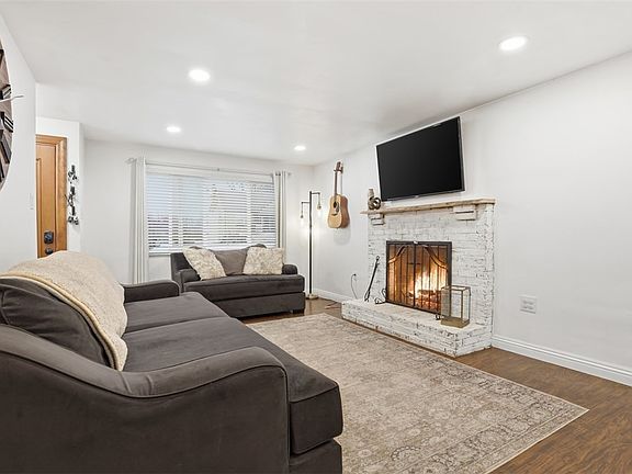 5th image of 6130 Murray Ave