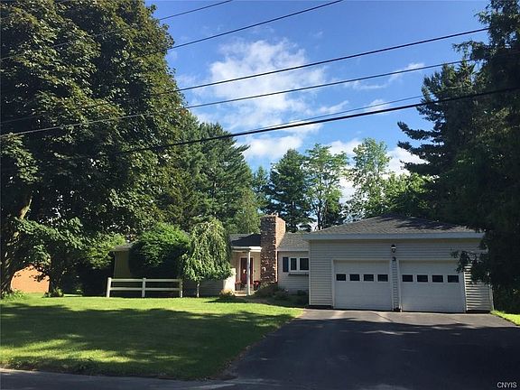2nd image of 3 Castle Dr