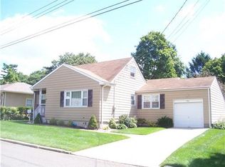 12 Burlington Rd, Parlin, NJ 08859