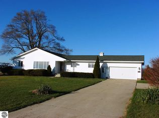 3636 W Humphrey Rd, Ithaca, MI 48847