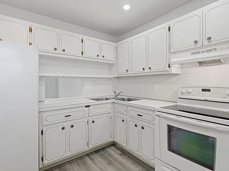 5335 NW 10th Ct #206 — Photo 1