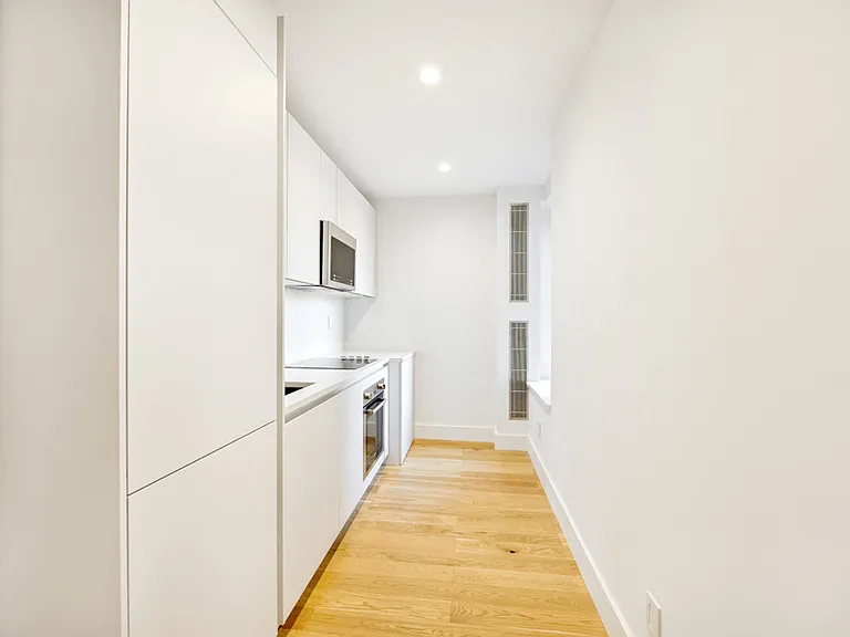 805 Saint Marks Ave #B4E — Photo 12
