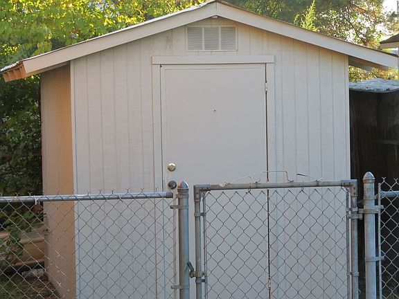 3rd image of 5912 Leitch St