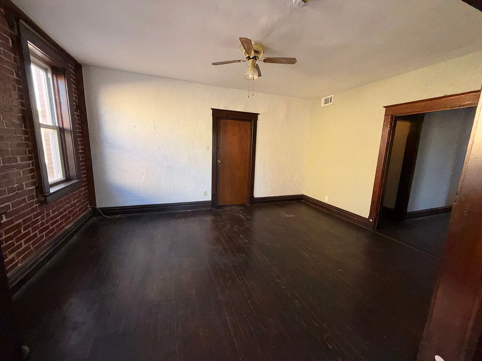 2 bed, 1.0 bath, $1,000 — Photo 2