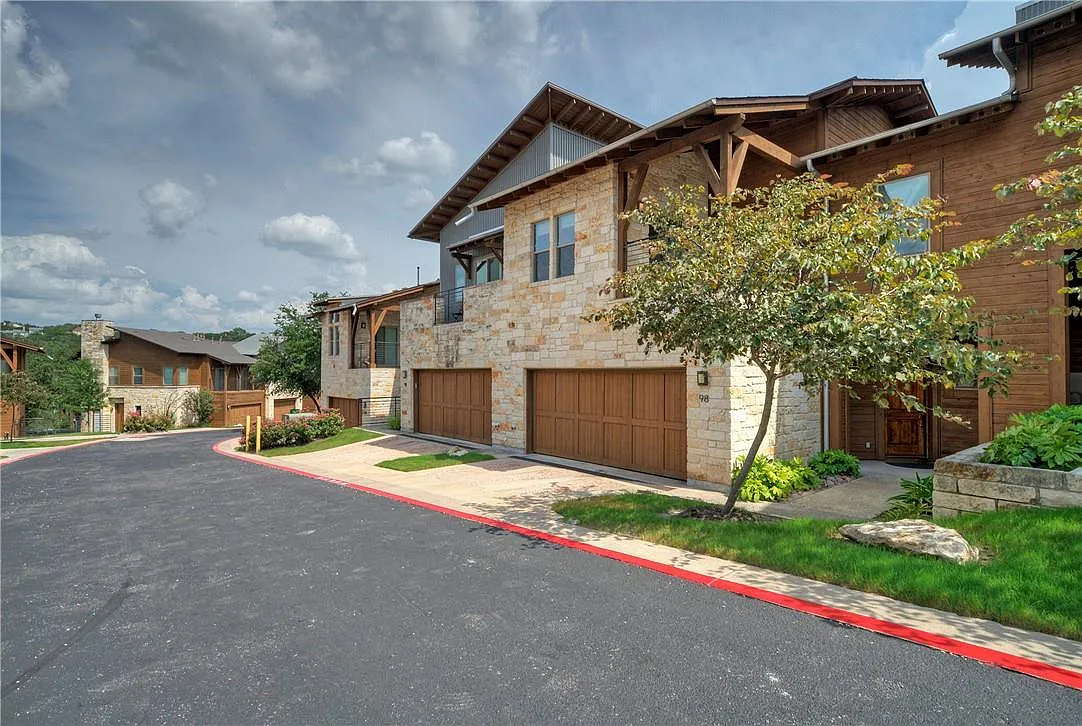3 bed, 2.5 bath, 2133 sqft, $3,900 — Photo 3