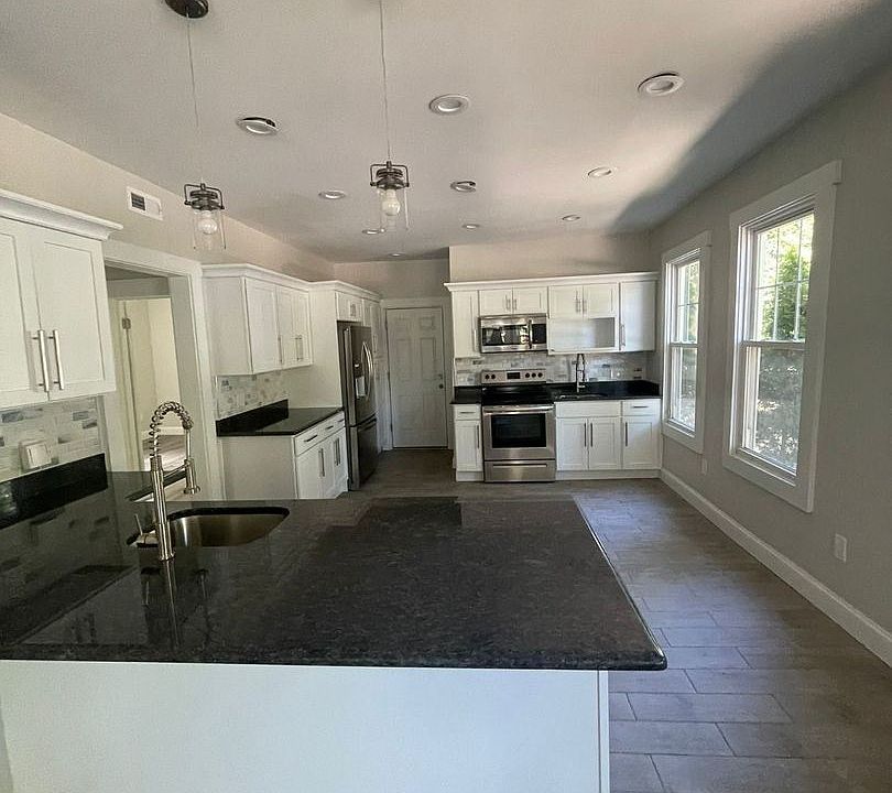 2nd image of 224 W Rock Ave #2