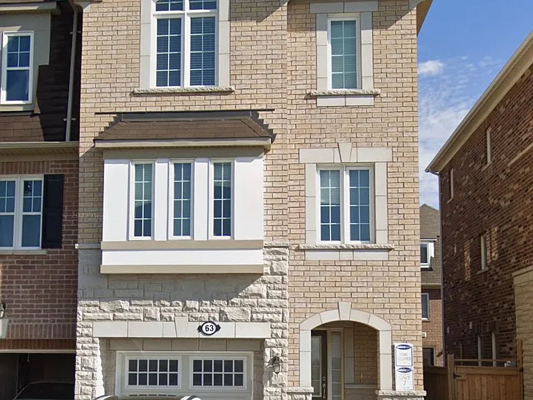 63 Baycliffe Cres — Photo 1