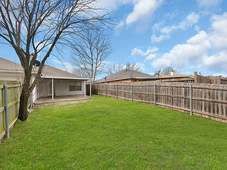 2820 Bent Brook Dr — Photo 2