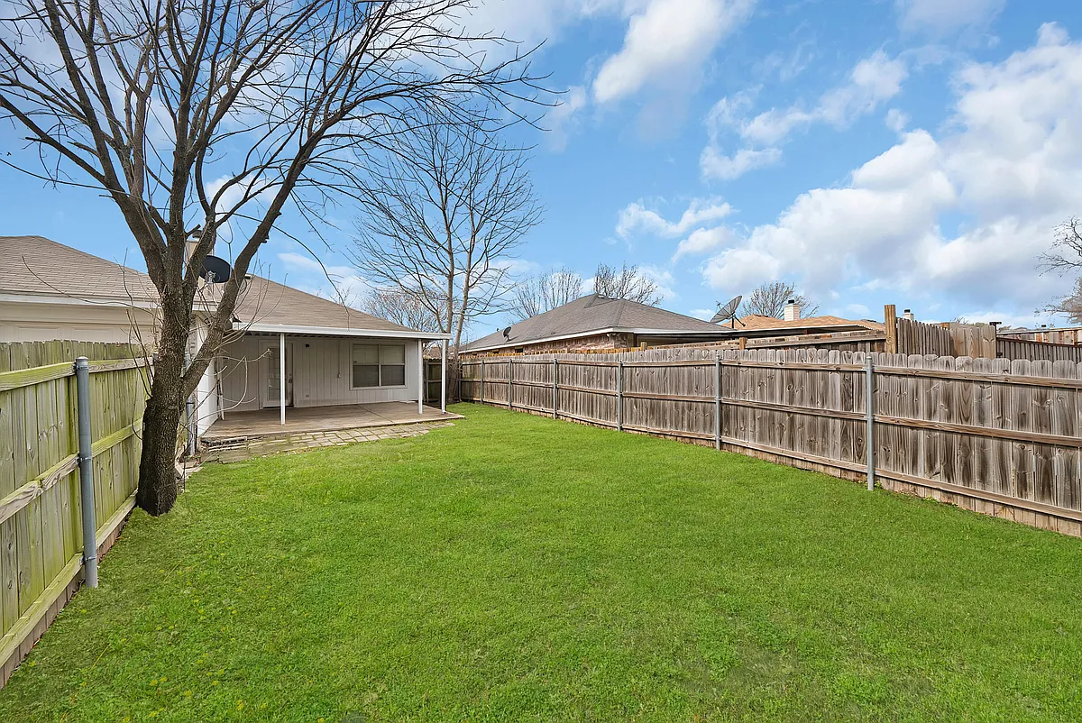 Building Photo - 2820 Bent Brook Dr