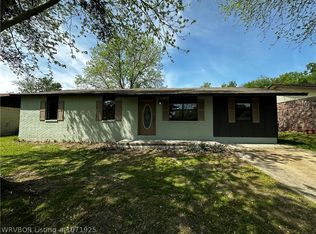 310 Grove Ave, Poteau, OK 74953