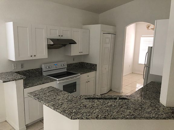 3rd image of 8894 NW 168th St