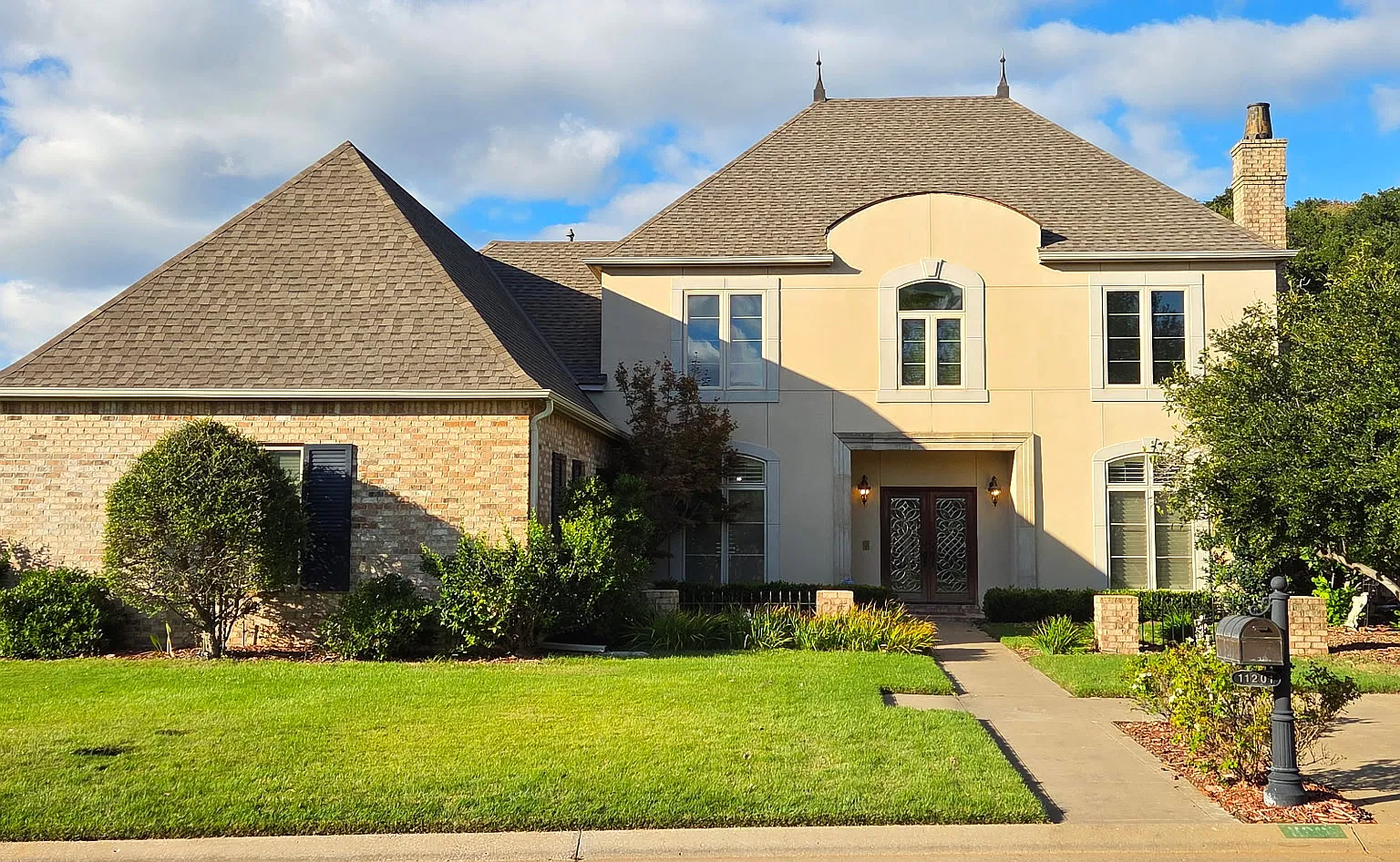 4 bed, 4.5 bath, 4654 sqft, $3,900 — Photo 1