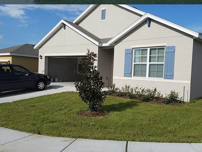 884 Freedom Blvd — Photo 2