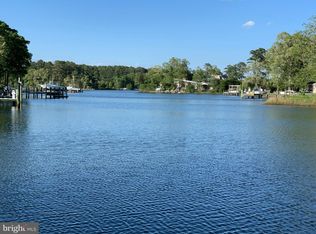 16 Old Point Rd, White Stone, VA 22578