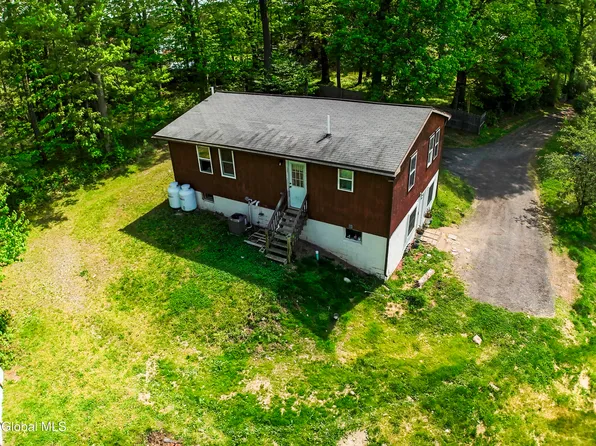 1631 S Old Post Road, Castleton On Hudson, NY 12033
