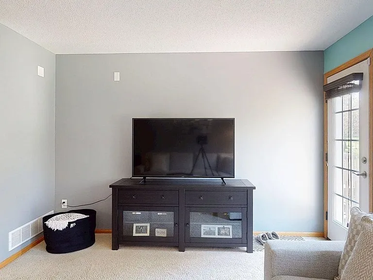3057 Venice Ln NW — Photo 17