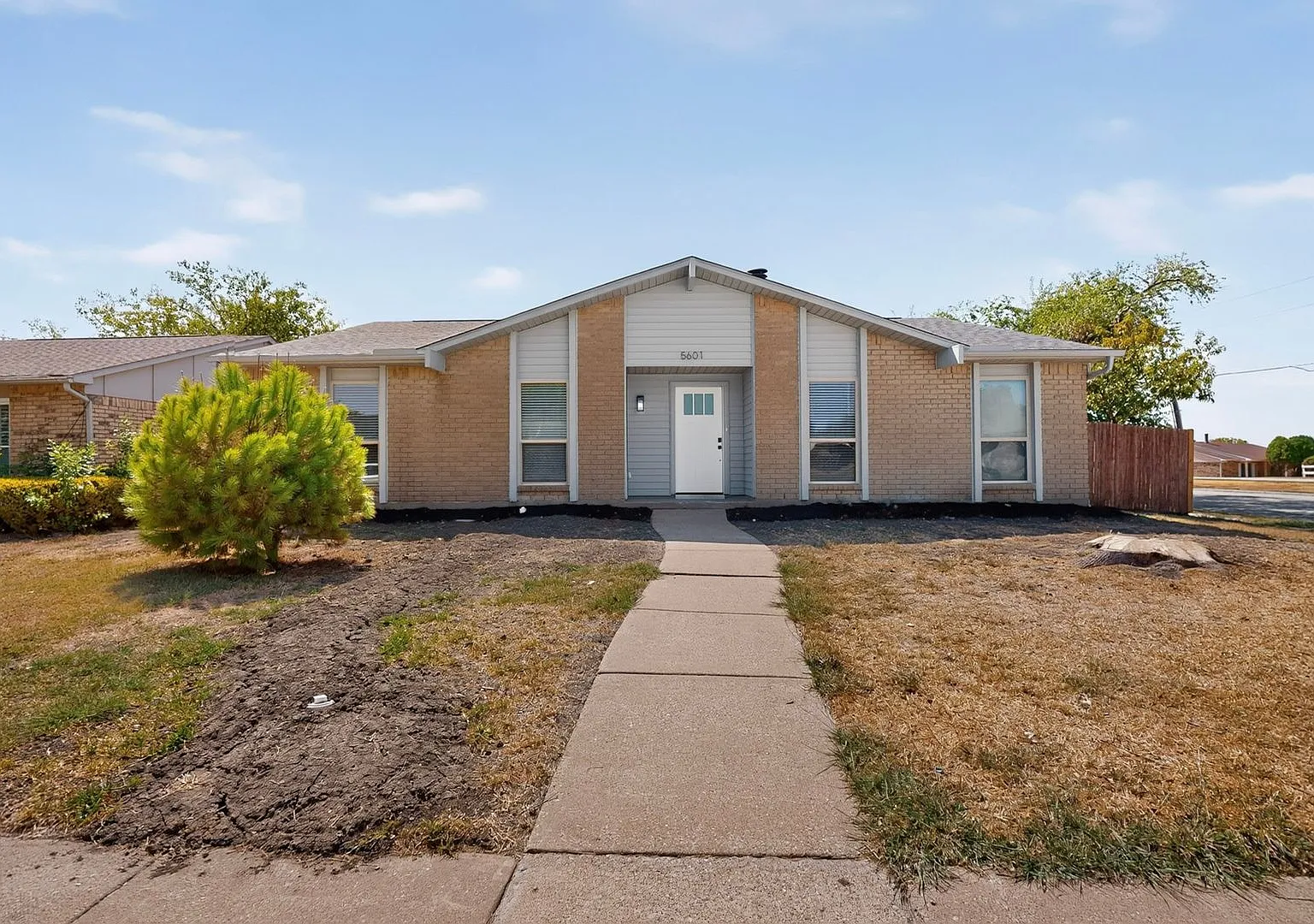 3 bed, 2.0 bath, 1711 sqft, $2,300 — Photo 4