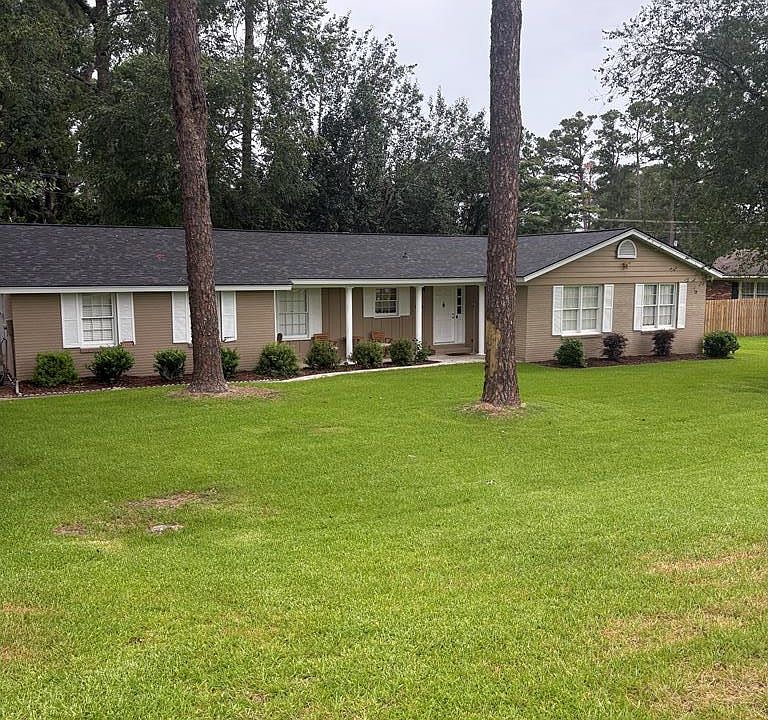 1st image of 2124 Gornto Rd