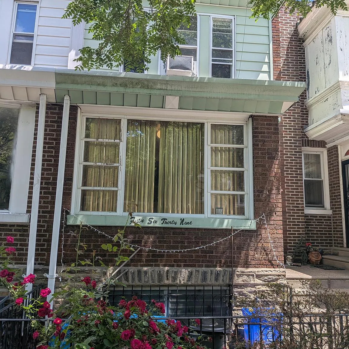 4 bed, 1254 sqft, $2,300 — Photo 2