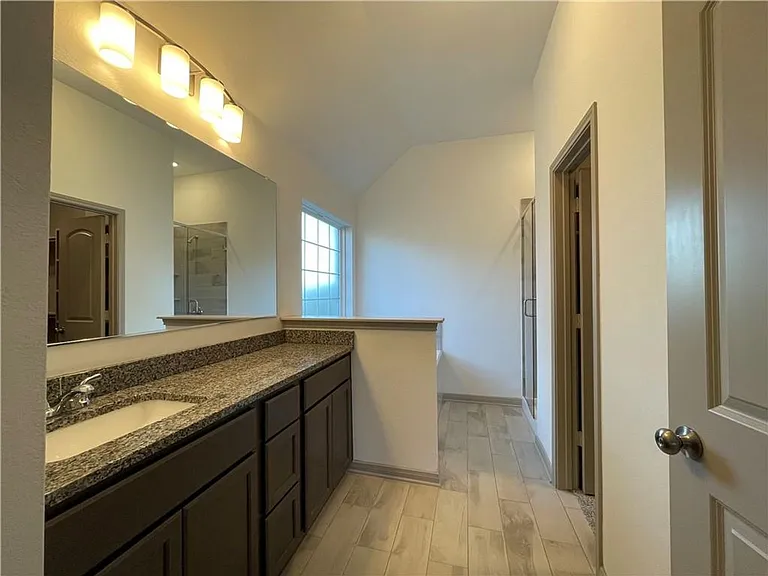 917 Hollyhock Dr — Photo 30