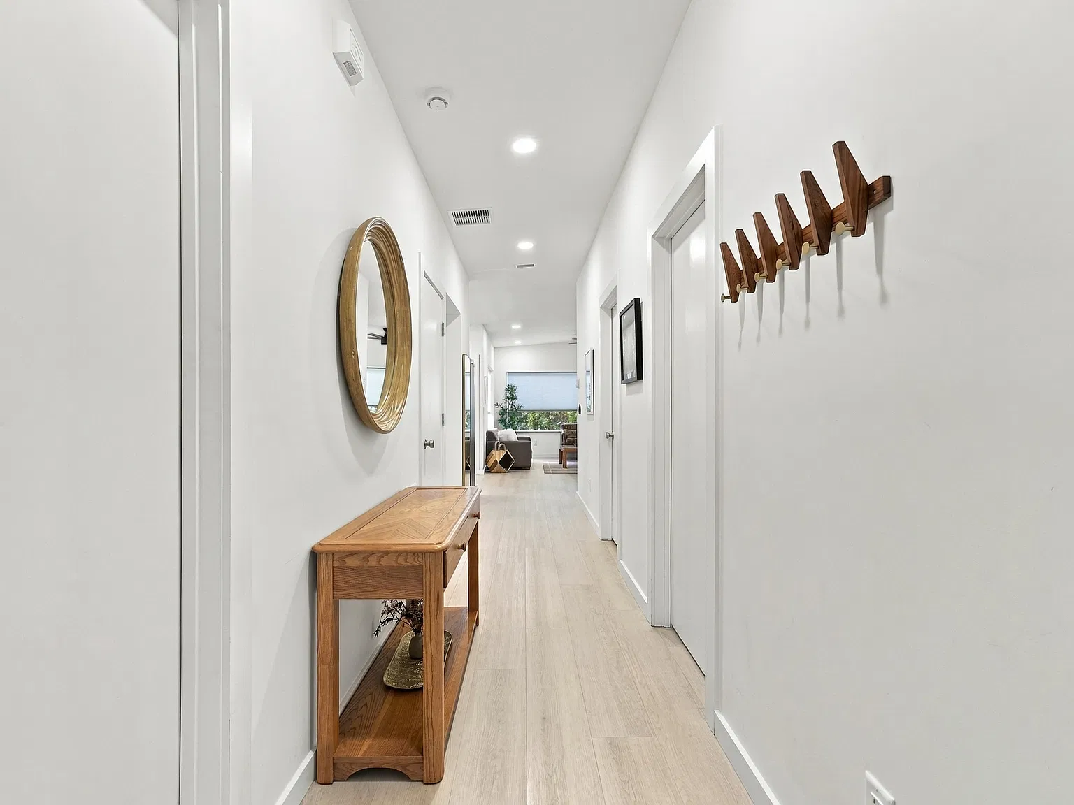 3 bed, 1134 sqft, $3,200 — Photo 3