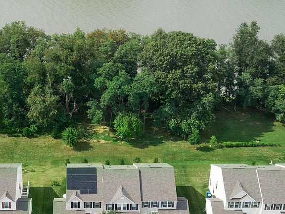 3rd image of 547 Canal Dr
