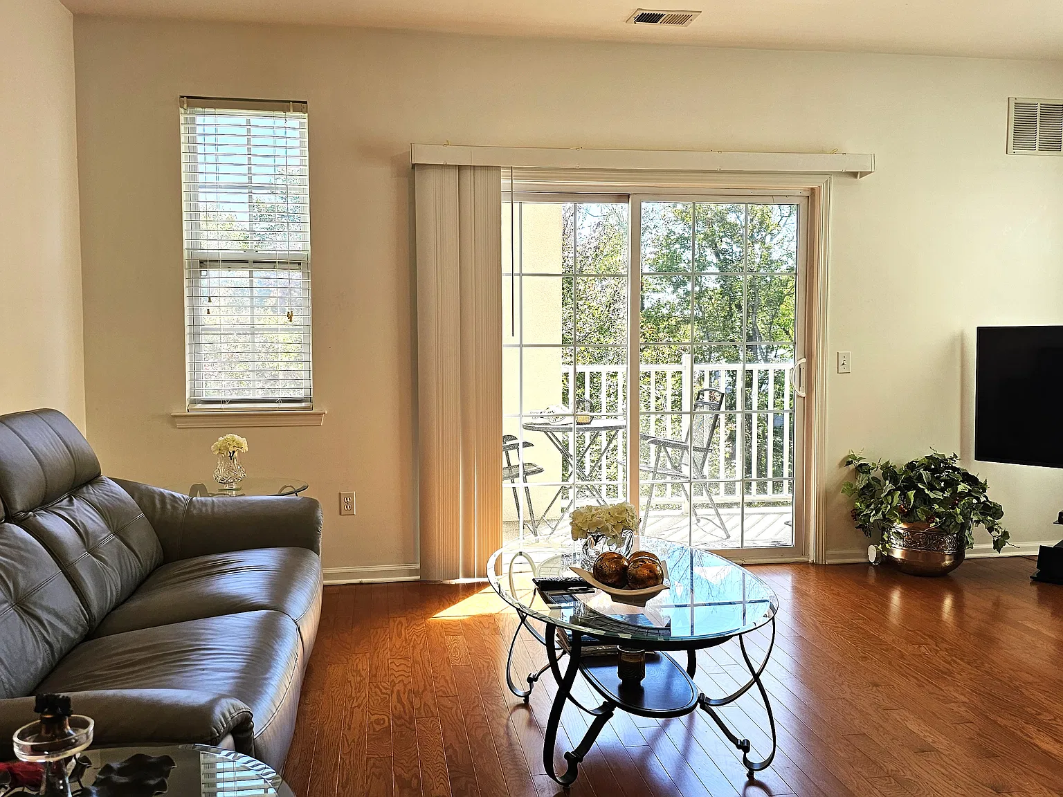 1 bed, $2,200 — Photo 2